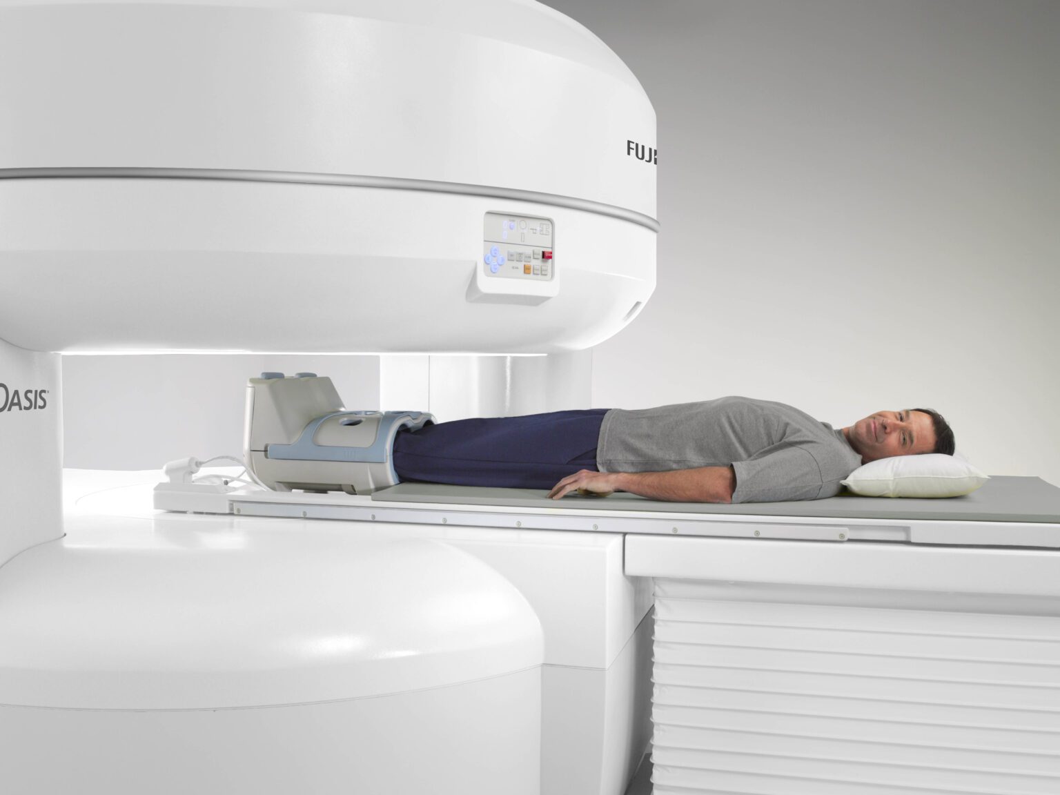 How could an open MRI help claustrophobic patients? • American Health Imaging